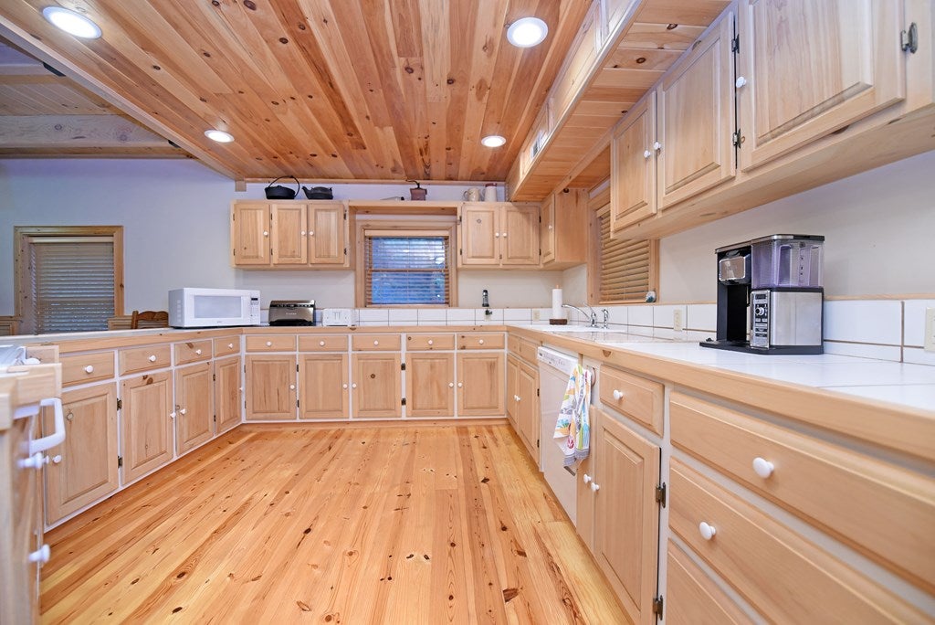 Epworth, Georgia, 30541, United States, 3 Bedrooms Bedrooms, ,3 BathroomsBathrooms,Residential,For Sale,1925657