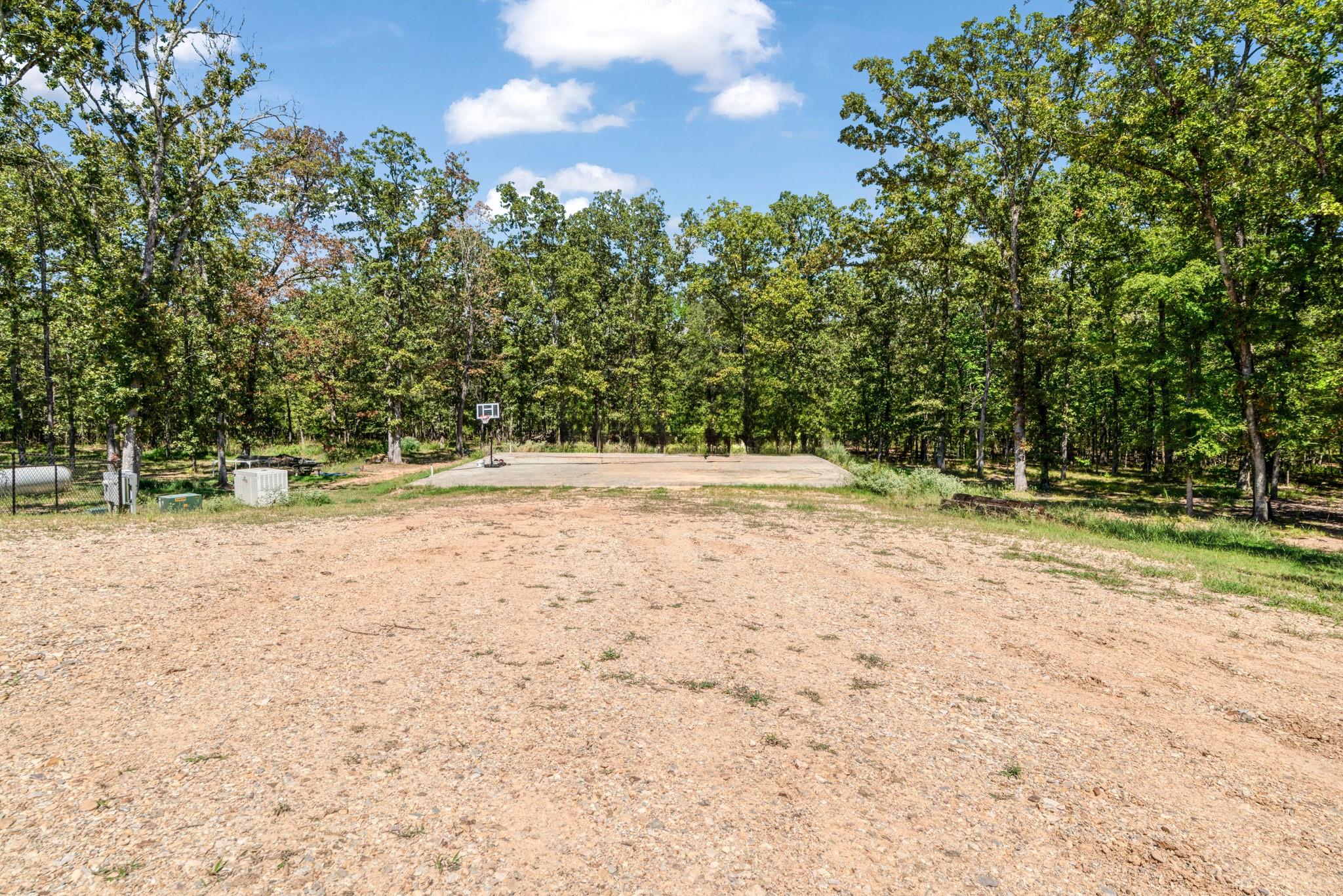 Paris, Texas, 75462, United States, 6 Bedrooms Bedrooms, ,5 BathroomsBathrooms,Residential,For Sale,1982546