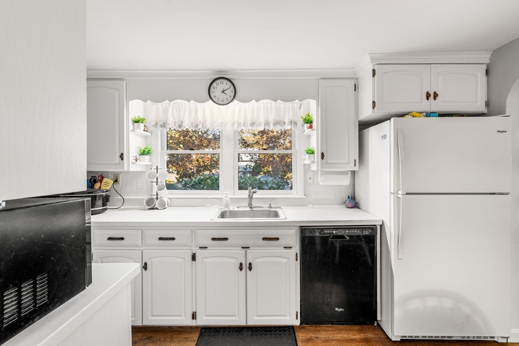 Lawrence, Massachusetts, 01843, United States, 3 Bedrooms Bedrooms, ,2 BathroomsBathrooms,Residential,For Sale,1999153