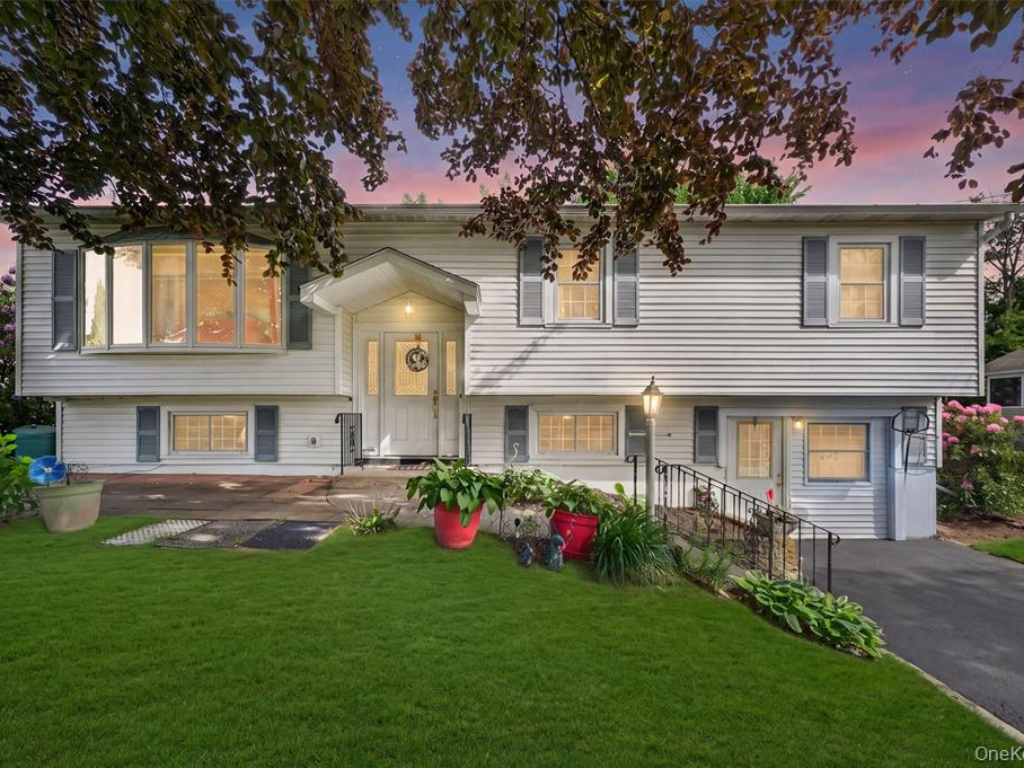 Wappingers Falls, New York, 12590, United States, 4 Bedrooms Bedrooms, ,2 BathroomsBathrooms,Residential,For Sale,2049359