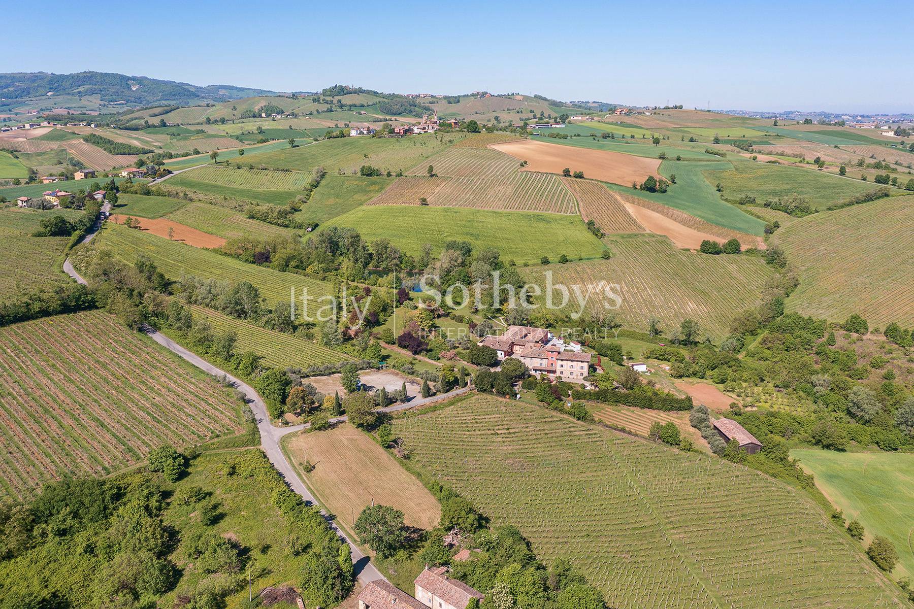  Farmhouse among the Vineyards of the Val Tidone south of Milan - 物件實景
