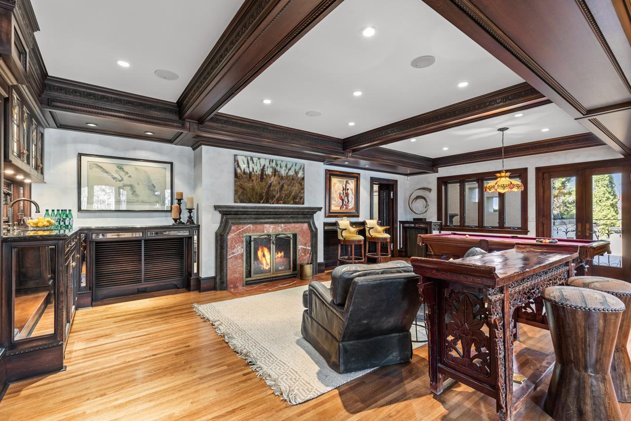 Minneapolis, Minnesota, 55405, United States, 4 Bedrooms Bedrooms, ,4 BathroomsBathrooms,Residential,For Sale,1821266