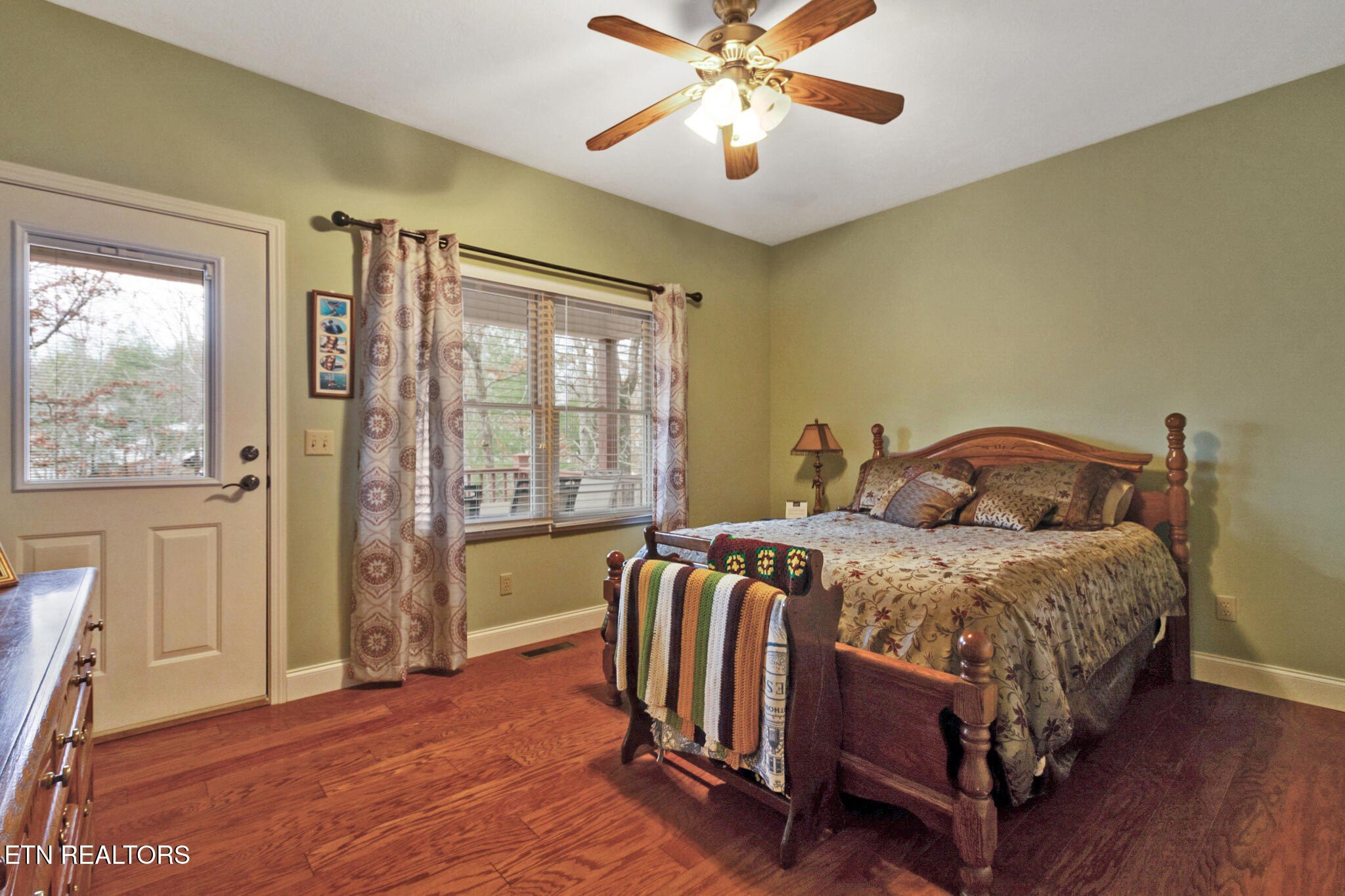 Crossville, Tennessee, 38572, United States, 2 Bedrooms Bedrooms, ,3 BathroomsBathrooms,Residential,For Sale,1978384