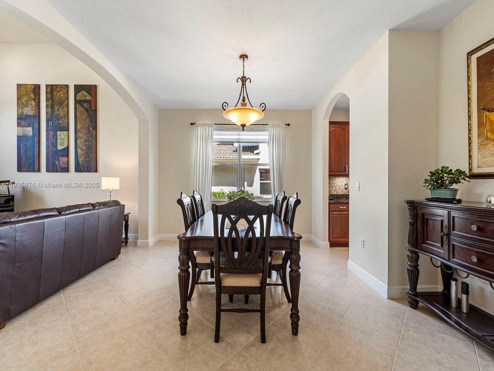 Weston, Florida, 33332, United States, 5 Bedrooms Bedrooms, ,5 BathroomsBathrooms,Residential,For Sale,1826480