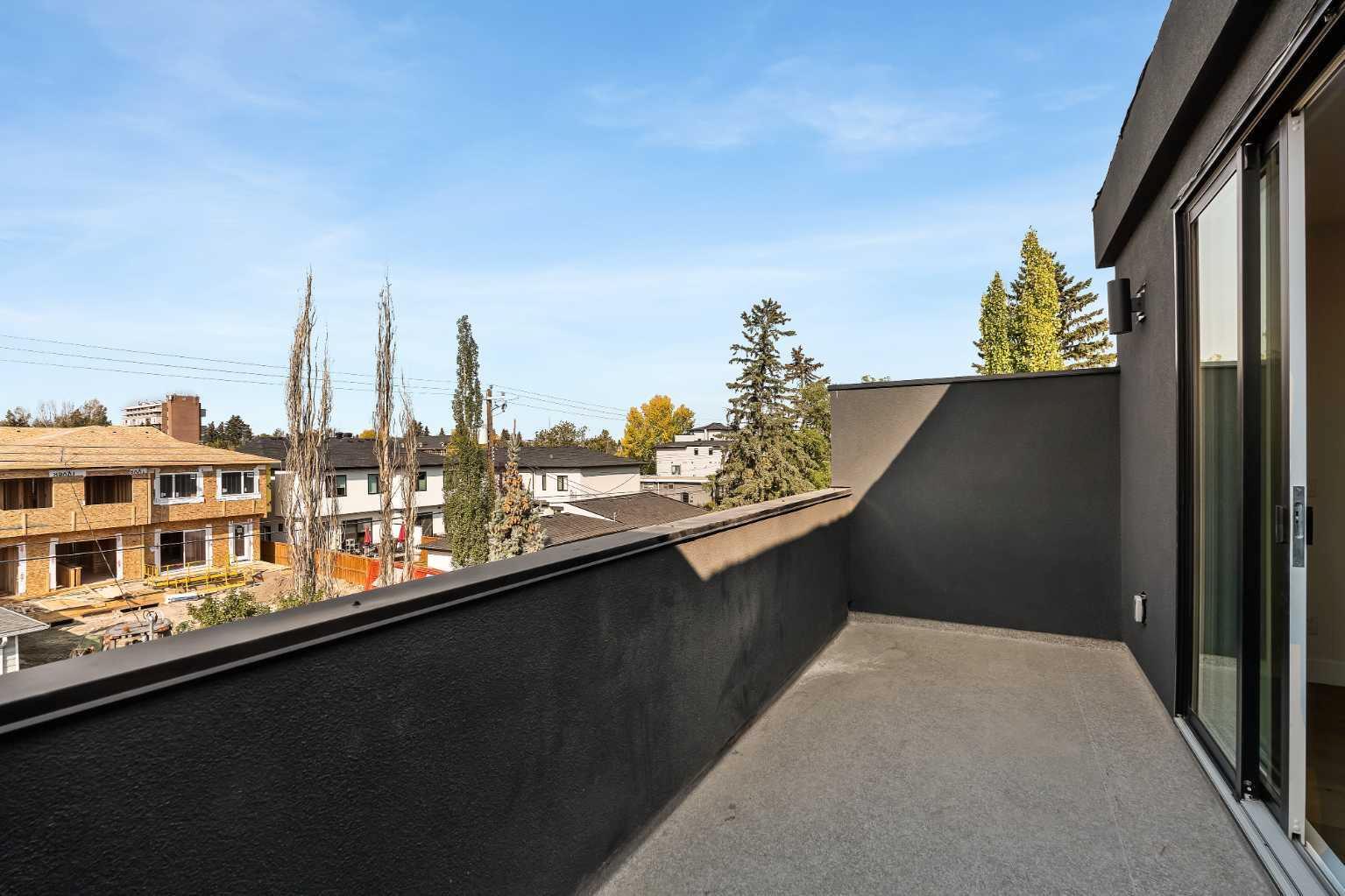 CALGARY, Alberta, T3E 2V9, CA, 4 Bedrooms Bedrooms, ,5 BathroomsBathrooms,Residential,For Sale,1987514