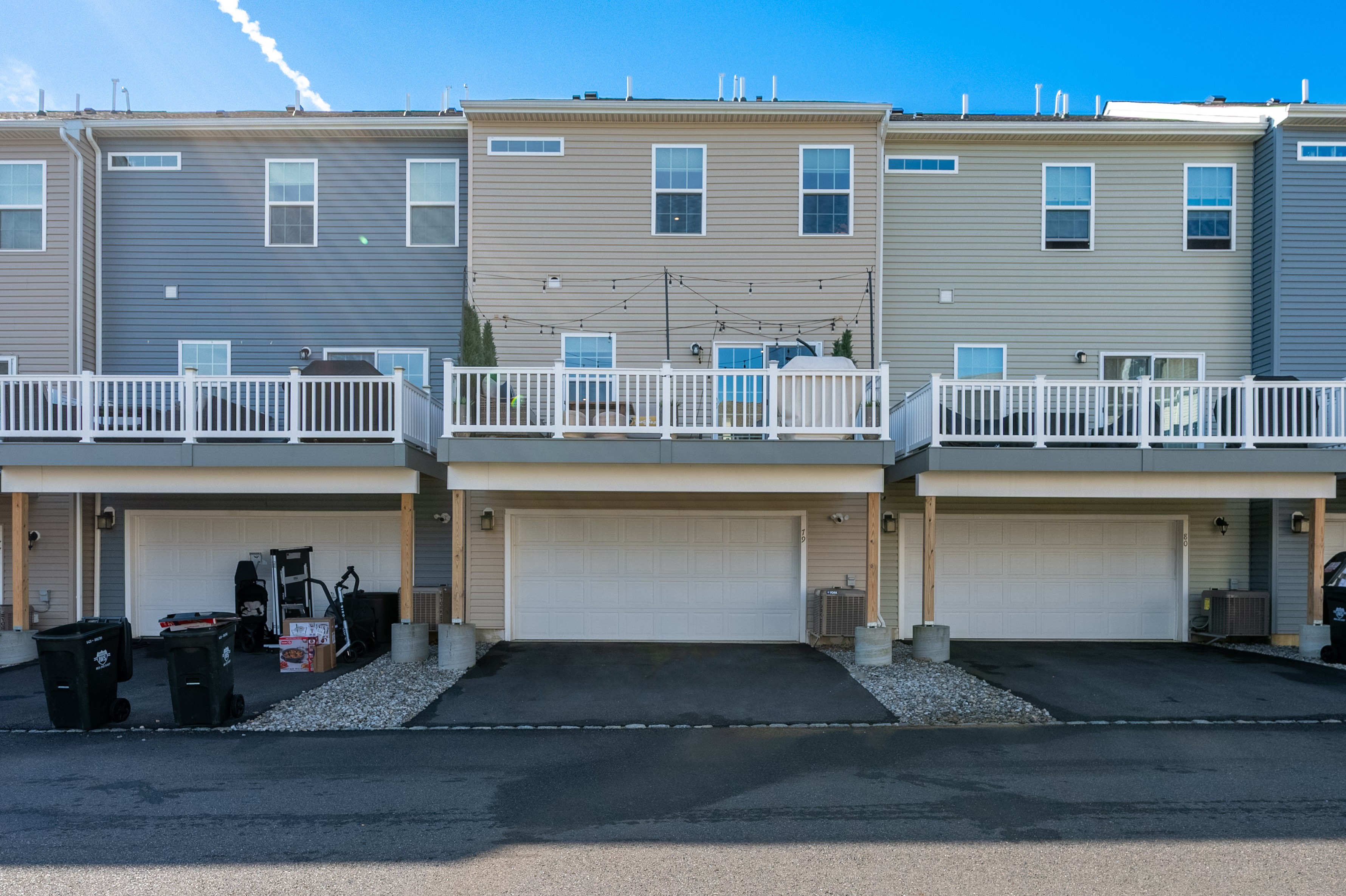  3-Bedroom, 2 full & 2 ½-Bath Townhome at Anchors @Glassworks - 物件實景