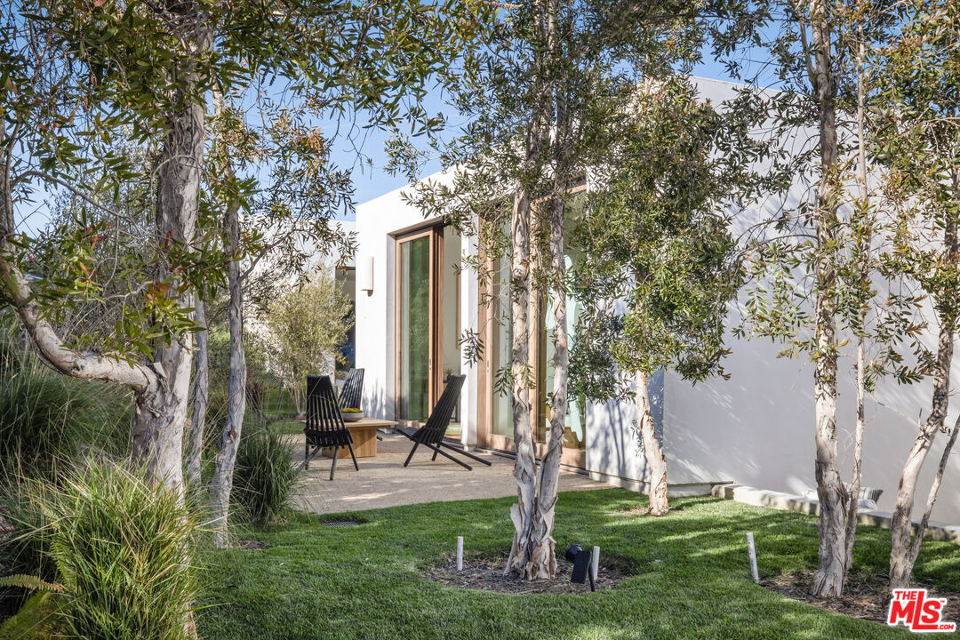 Malibu, California, 90265, United States, 5 Bedrooms Bedrooms, ,8 BathroomsBathrooms,Residential,For Sale,1925394