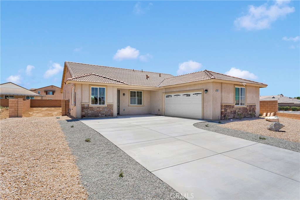 Victorville, California, 92395, United States, 3 Bedrooms Bedrooms, ,2 BathroomsBathrooms,Residential,For Sale,1865336