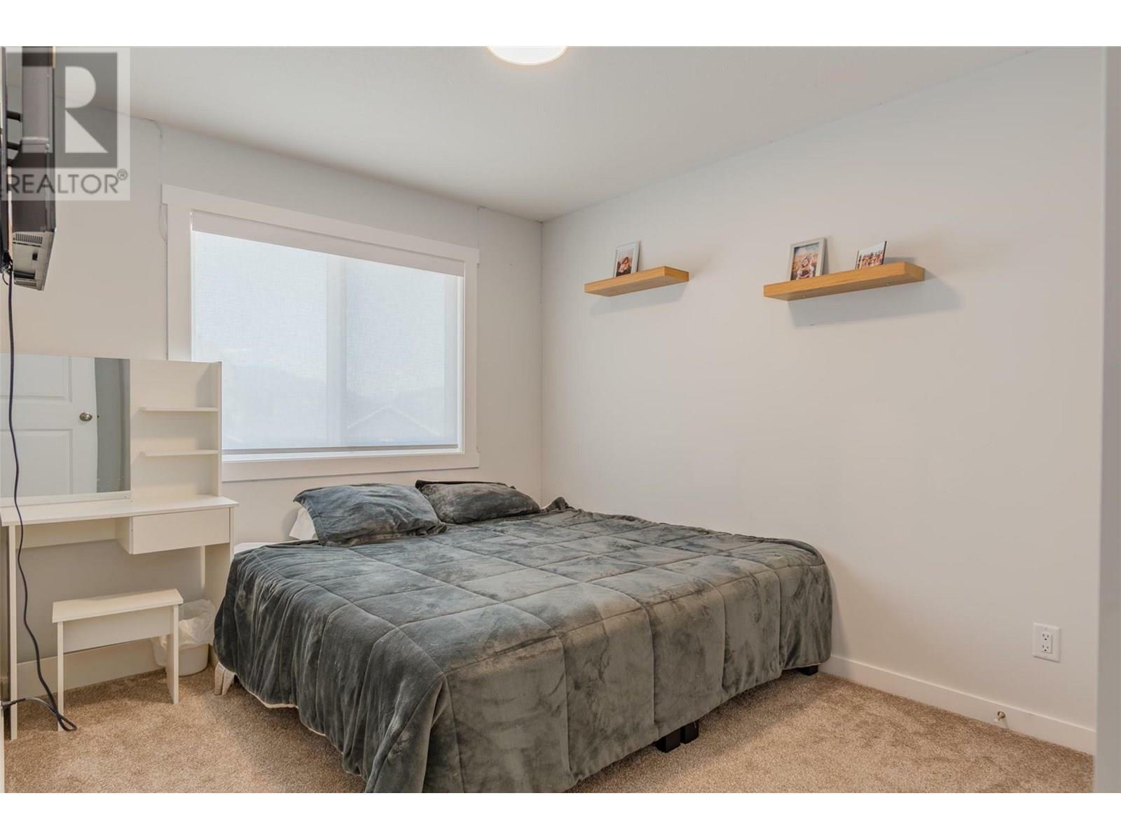 CASTLEGAR, British Columbia, V1N 4X8, CA, 6 Bedrooms Bedrooms, ,3 BathroomsBathrooms,Residential,For Sale,1883021