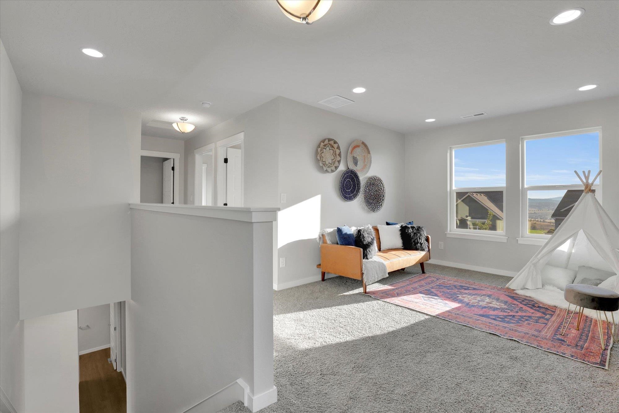 Liberty Lake, Washington, 99019, United States, 3 Bedrooms Bedrooms, ,3 BathroomsBathrooms,Residential,For Sale,1950733