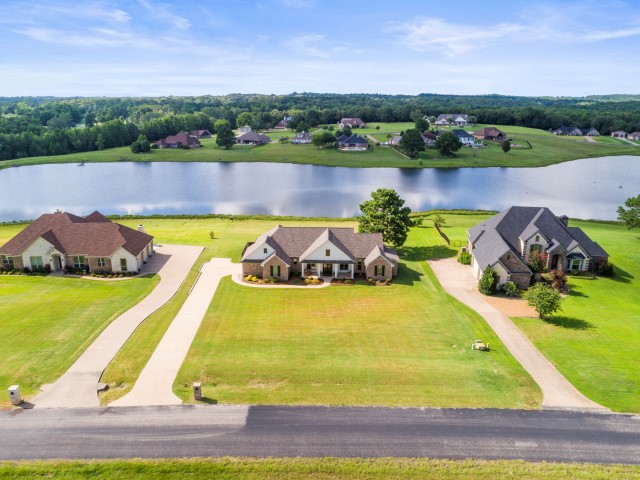 Lindale, Texas, 75771, United States, 3 Bedrooms Bedrooms, ,3 BathroomsBathrooms,Residential,For Sale,1938338