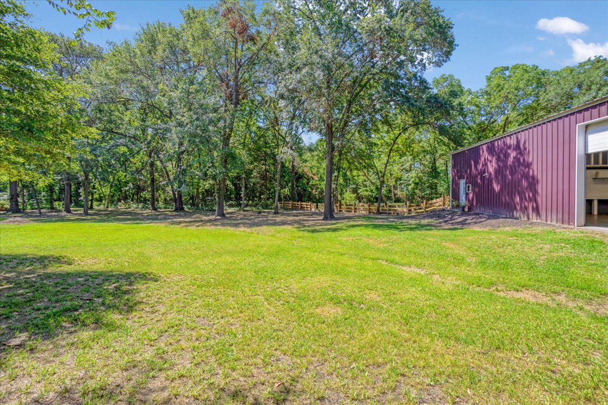 Bonham, Texas, 75418, United States, 6 Bedrooms Bedrooms, ,3 BathroomsBathrooms,Residential,For Sale,1983606