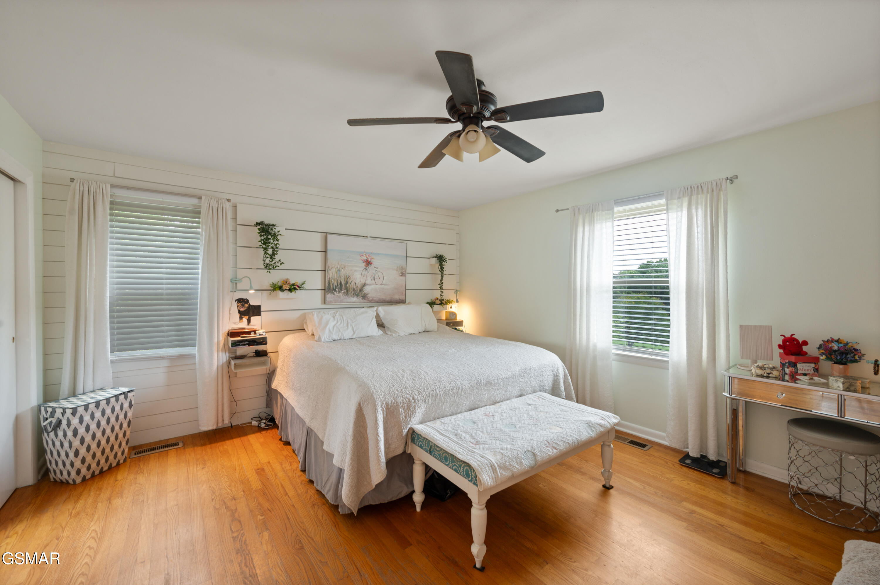Sevierville, Tennessee, 37862, United States, 4 Bedrooms Bedrooms, ,3 BathroomsBathrooms,Residential,For Sale,1863577