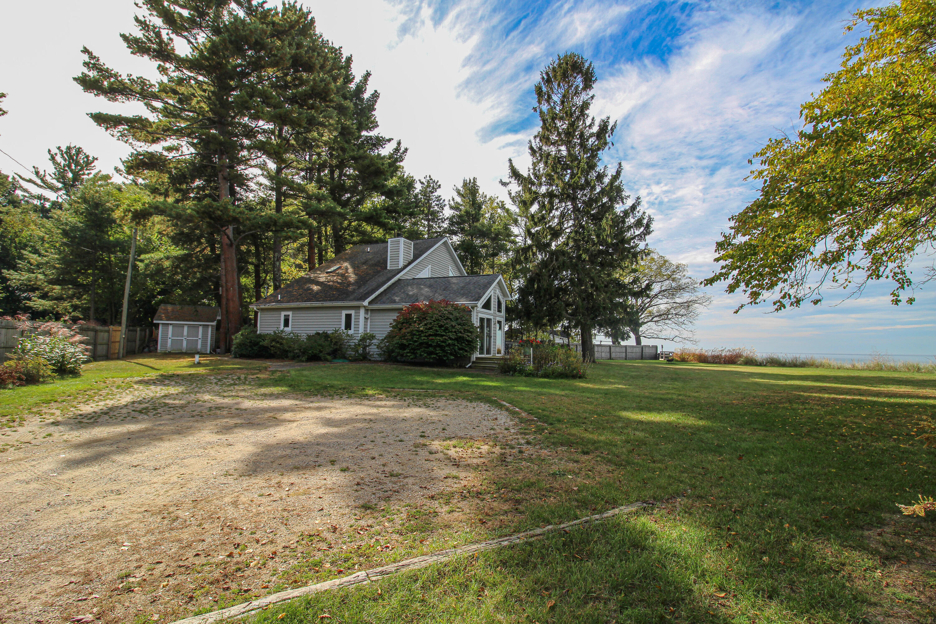 South Haven, Michigan, 49090, United States, 3 Bedrooms Bedrooms, ,4 BathroomsBathrooms,Residential,For Sale,1982825