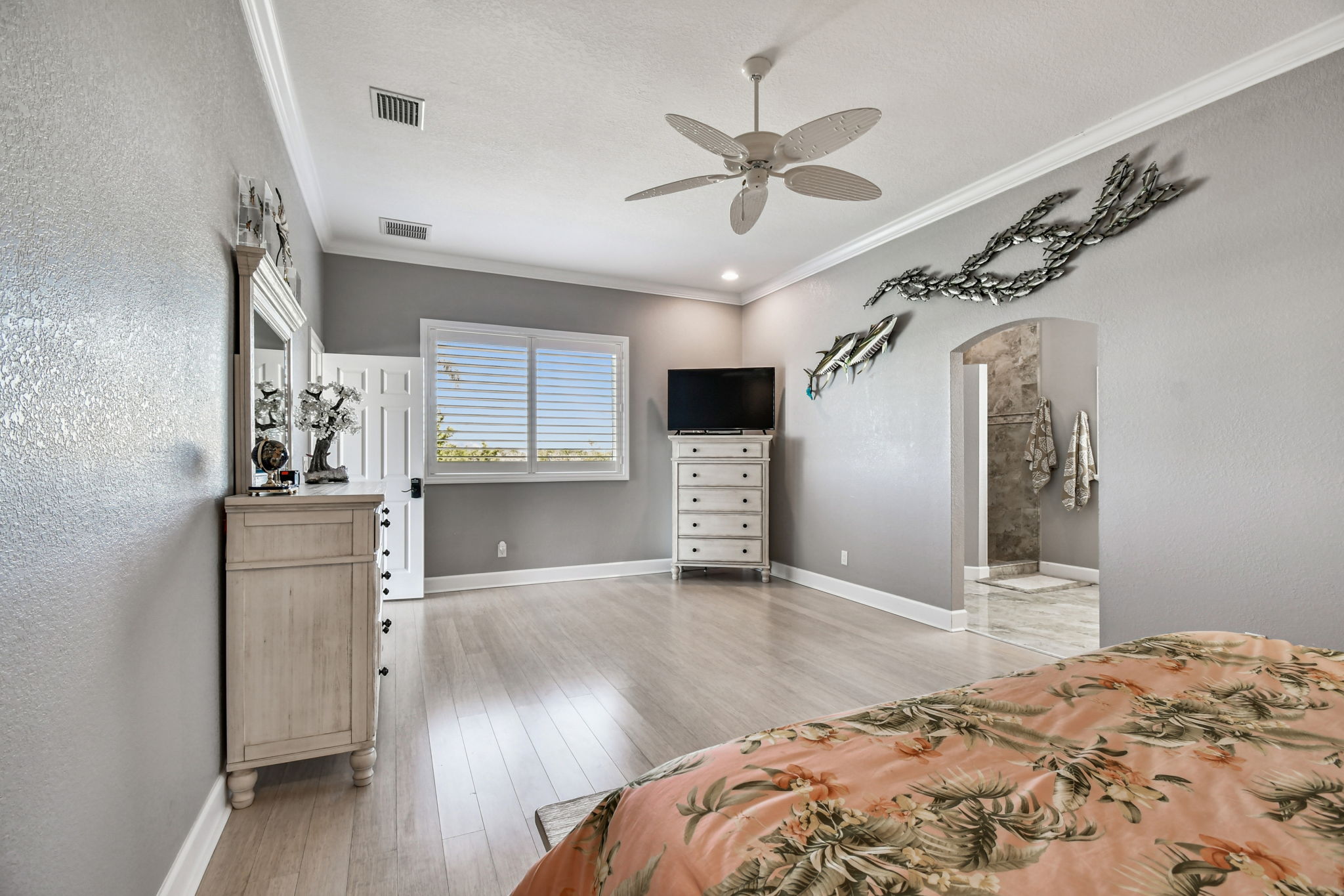 Madeira Beach, Florida, 33708, United States, 6 Bedrooms Bedrooms, ,6 BathroomsBathrooms,Residential,For Sale,1975666