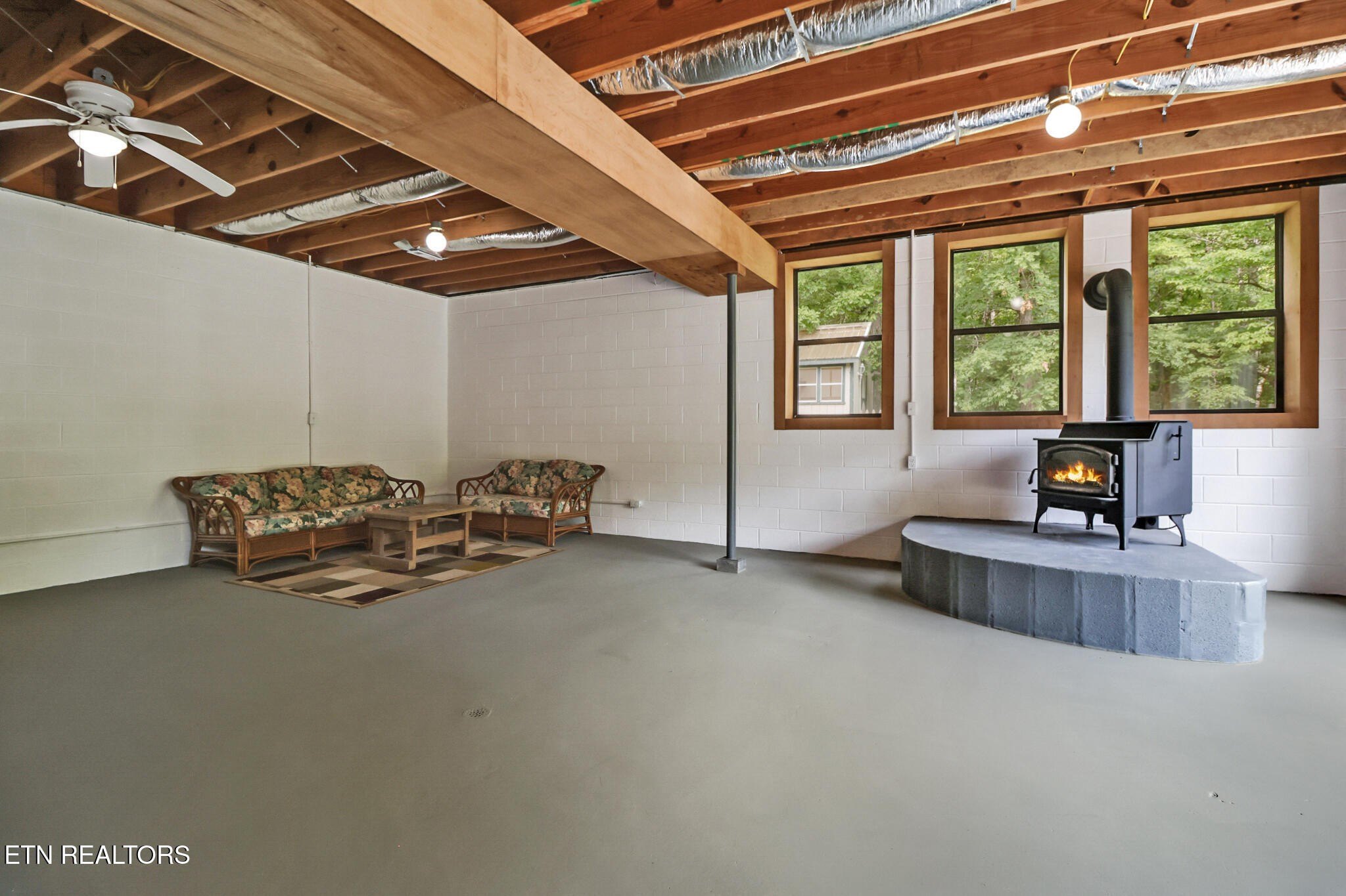 Crossville, Tennessee, 38571, United States, 3 Bedrooms Bedrooms, ,4 BathroomsBathrooms,Residential,For Sale,1979710