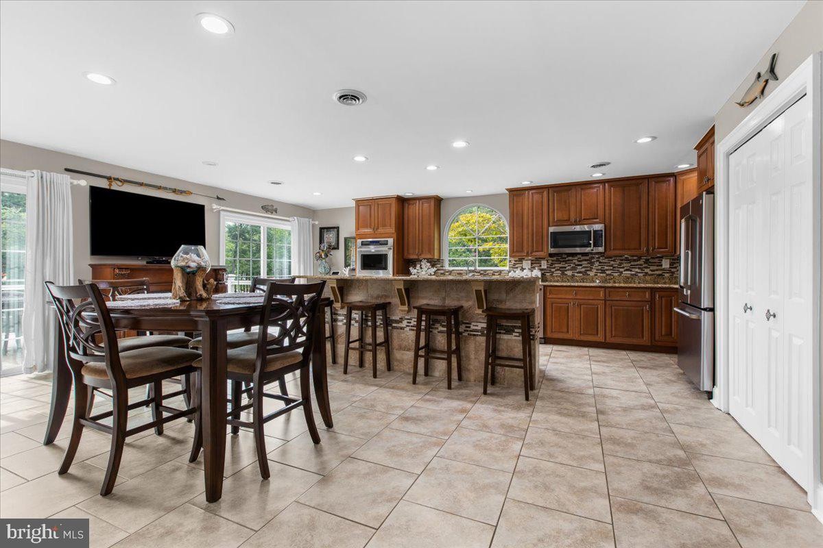 PASADENA, Maryland, 21122, United States, 4 Bedrooms Bedrooms, ,4 BathroomsBathrooms,Residential,For Sale,1979207