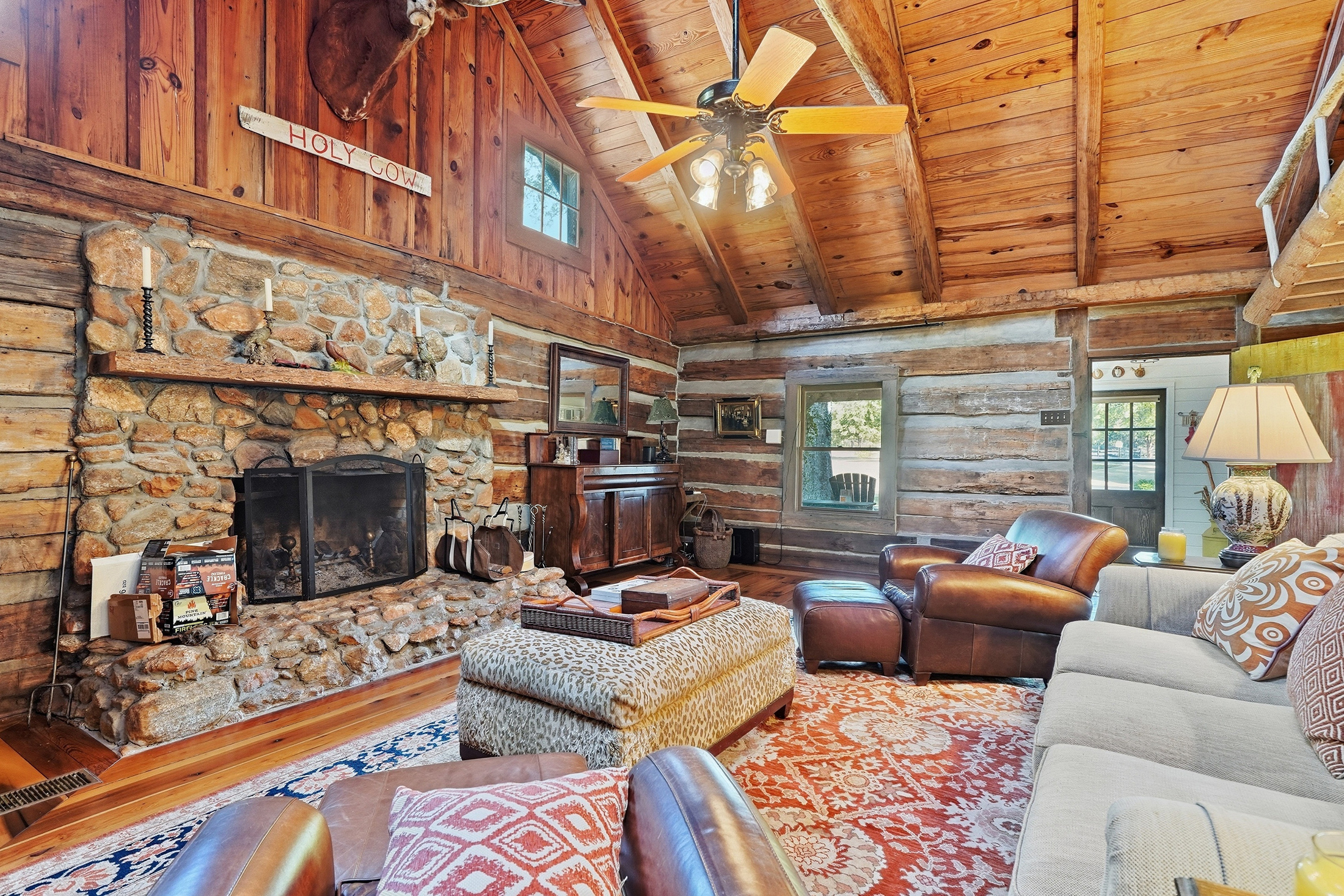  Exquisite 77.5 +/- Acre Private Retreat With Modern Rustic Elegance - 物件實景