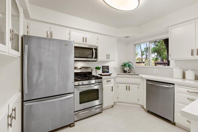 Los Gatos, California, 95030, United States, 2 Bedrooms Bedrooms, ,3 BathroomsBathrooms,Residential,For Sale,1903816