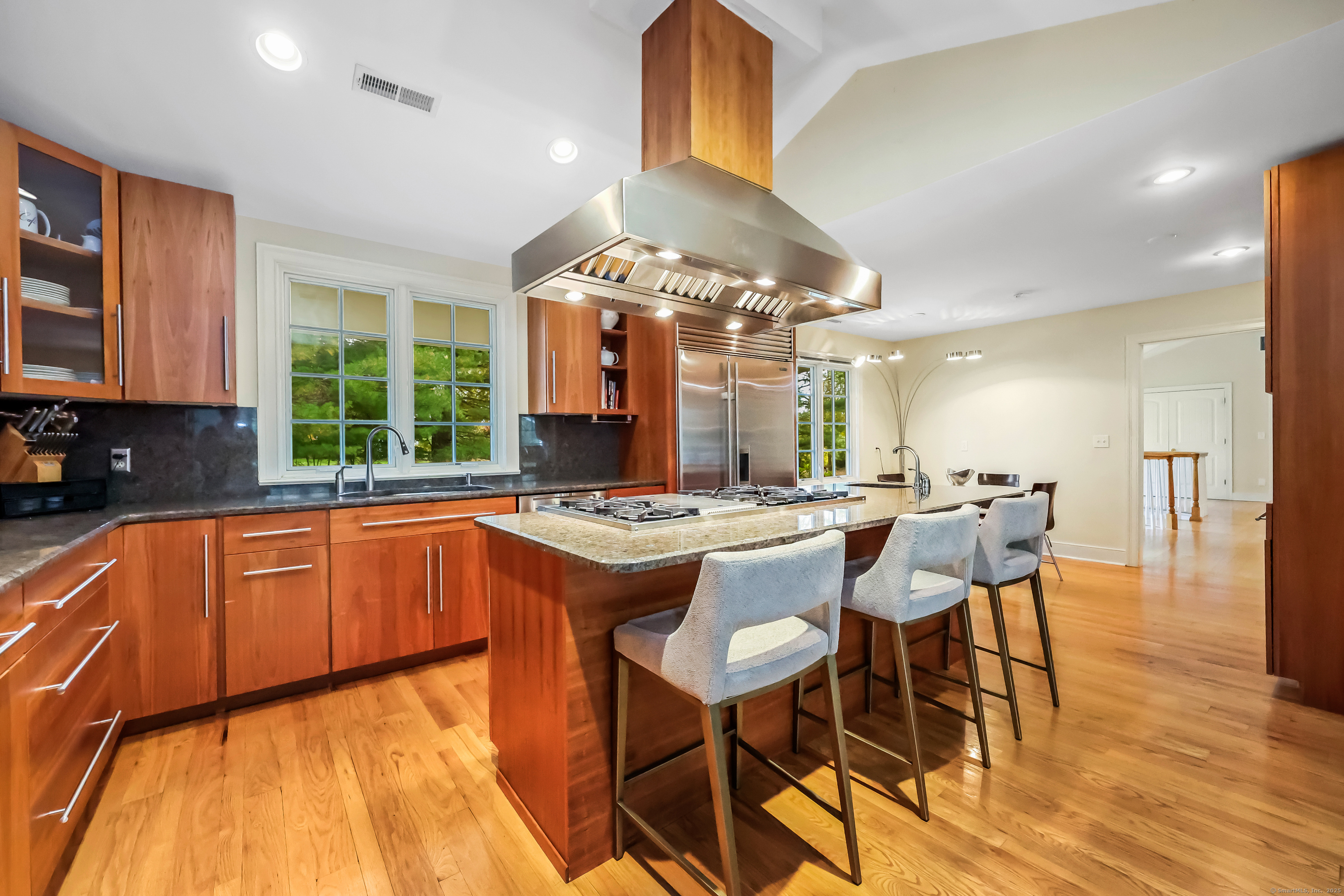 Fairfield, Connecticut, 06880, United States, 3 Bedrooms Bedrooms, ,3 BathroomsBathrooms,Residential,For Sale,1992139