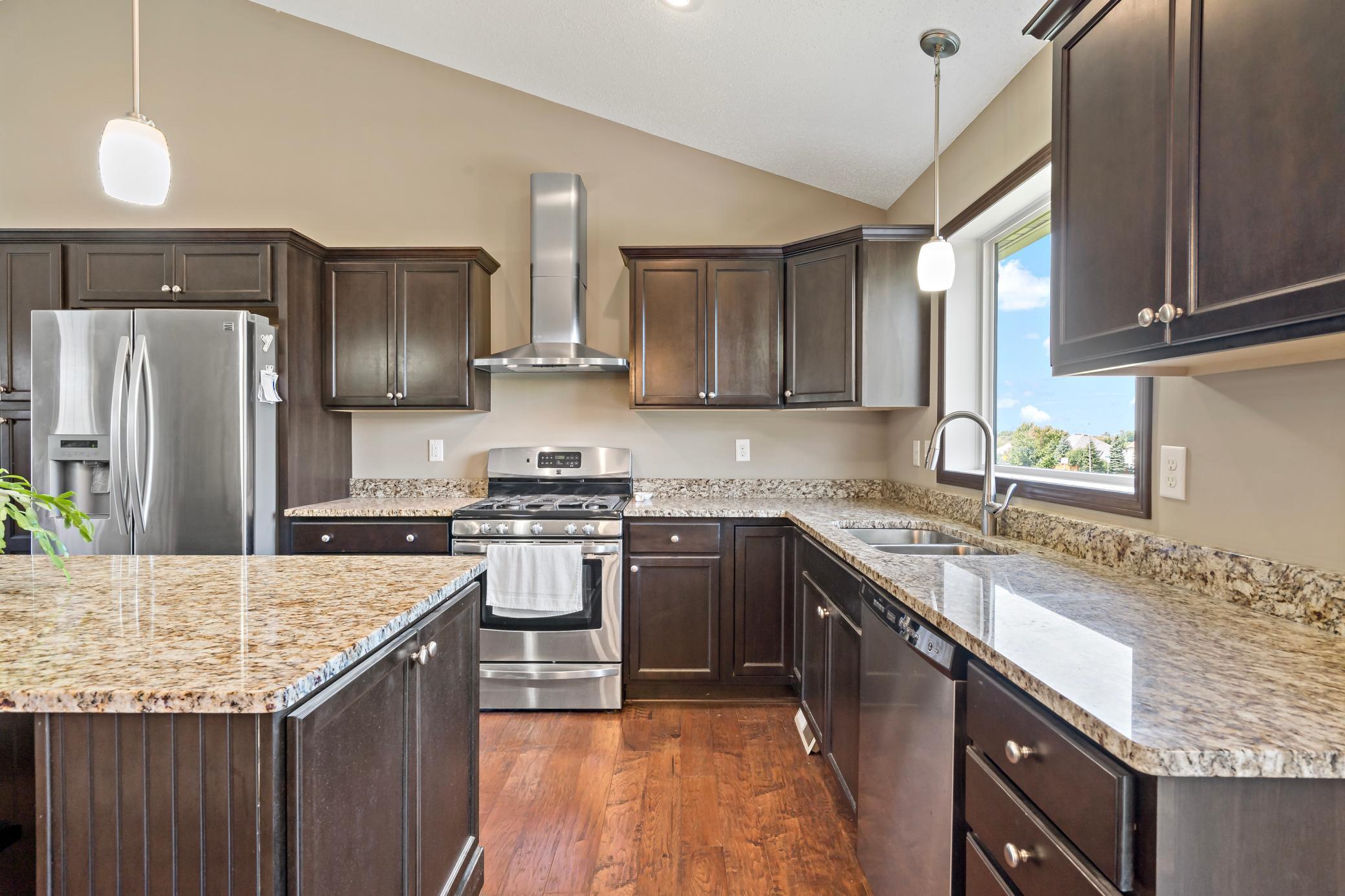 Shakopee, Minnesota, 55379, United States, 5 Bedrooms Bedrooms, ,2 BathroomsBathrooms,Residential,For Sale,1918771