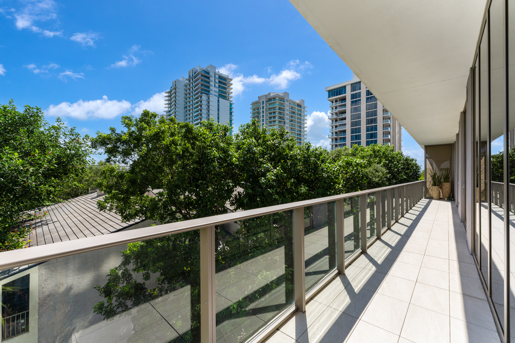  2678 Tigertail Ave, Miami, FL, 33133 - 物件實景