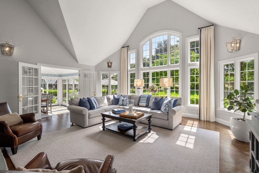 Southborough, Massachusetts, 01772, United States, 4 Bedrooms Bedrooms, ,5 BathroomsBathrooms,Residential,For Sale,2000512