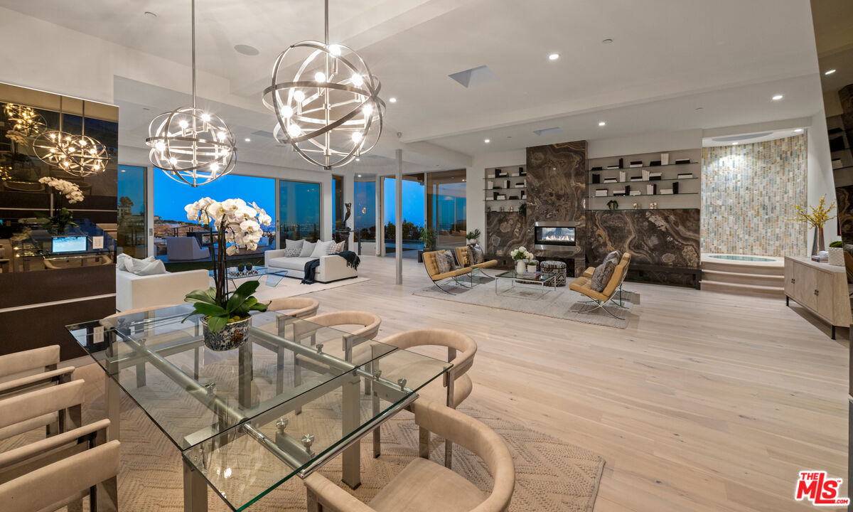 Los Angeles, California, 90069, United States, 4 Bedrooms Bedrooms, ,4 BathroomsBathrooms,Residential,For Sale,1766508