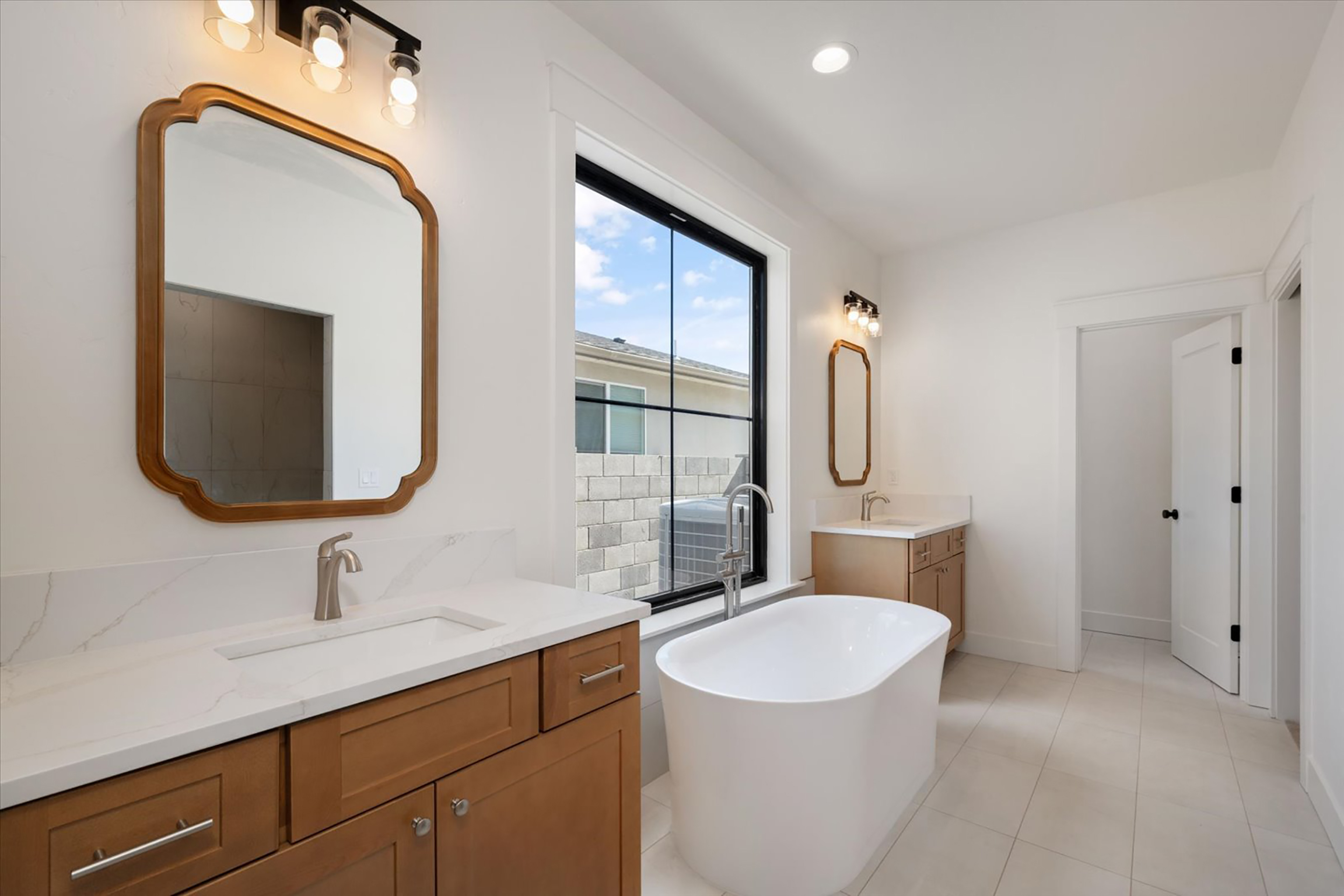  5 bed plus den and 2nd family room, great plan - 物件實景