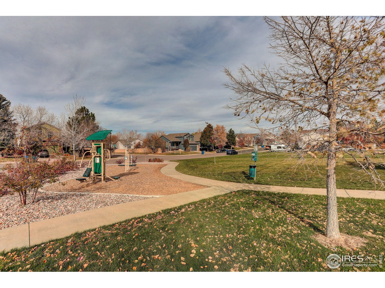 Aurora, Colorado, 80015, United States, 4 Bedrooms Bedrooms, ,2 BathroomsBathrooms,Residential,For Sale,2001847