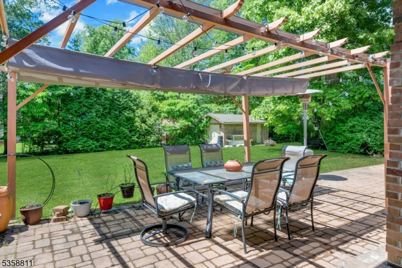 West Orange Twp., New Jersey, 07052, United States, 6 Bedrooms Bedrooms, ,4 BathroomsBathrooms,Residential,For Sale,1826682