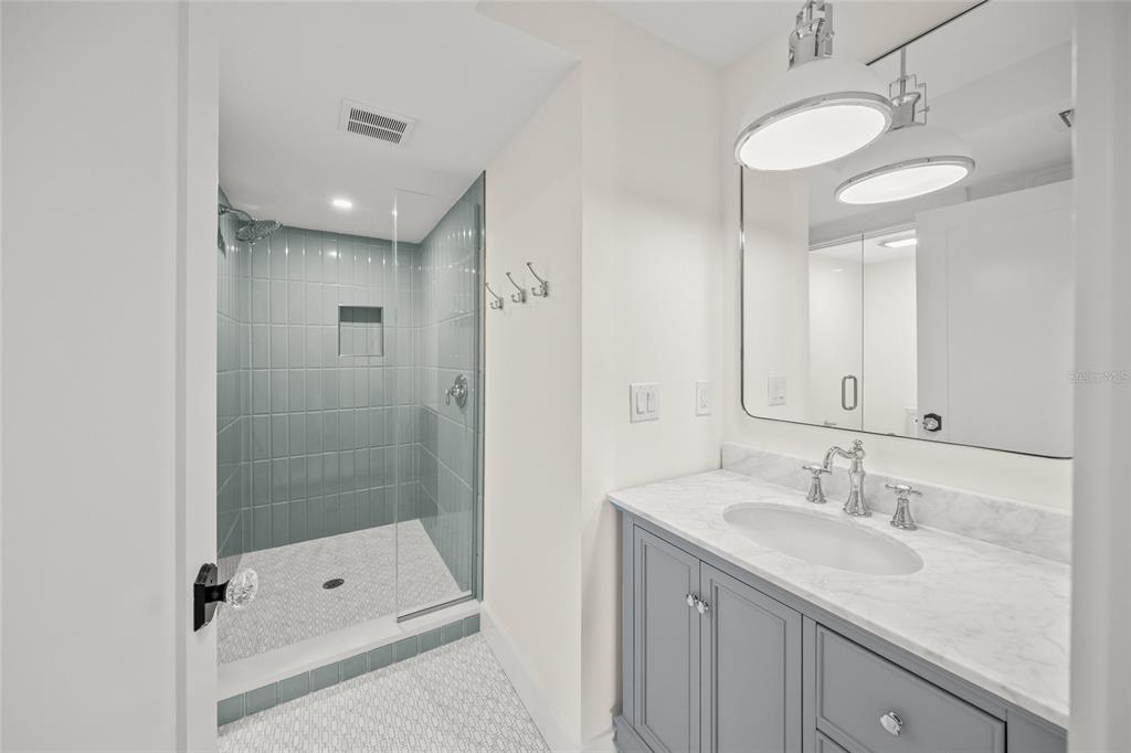 Holmes Beach, Florida, 34217, United States, 4 Bedrooms Bedrooms, ,6 BathroomsBathrooms,Residential,For Sale,1989554