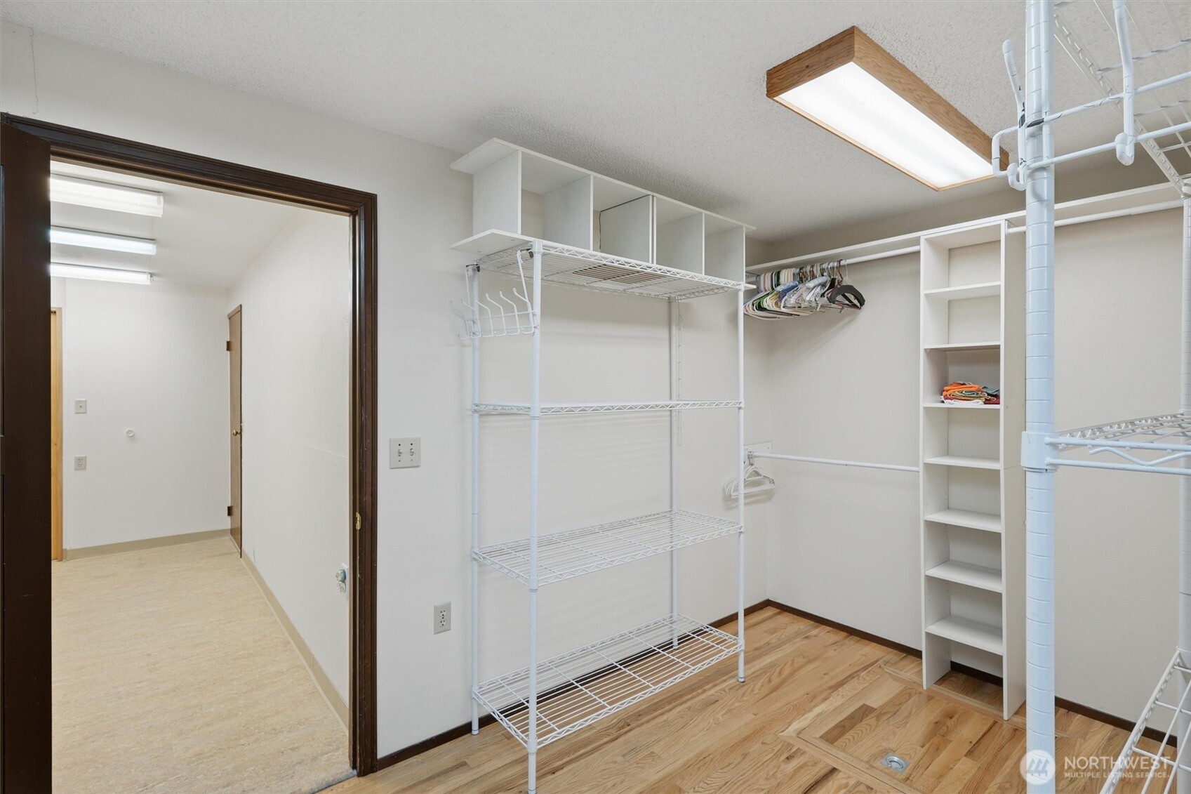 Auburn, Washington, 98002, United States, 3 Bedrooms Bedrooms, ,2 BathroomsBathrooms,Residential,For Sale,1994239