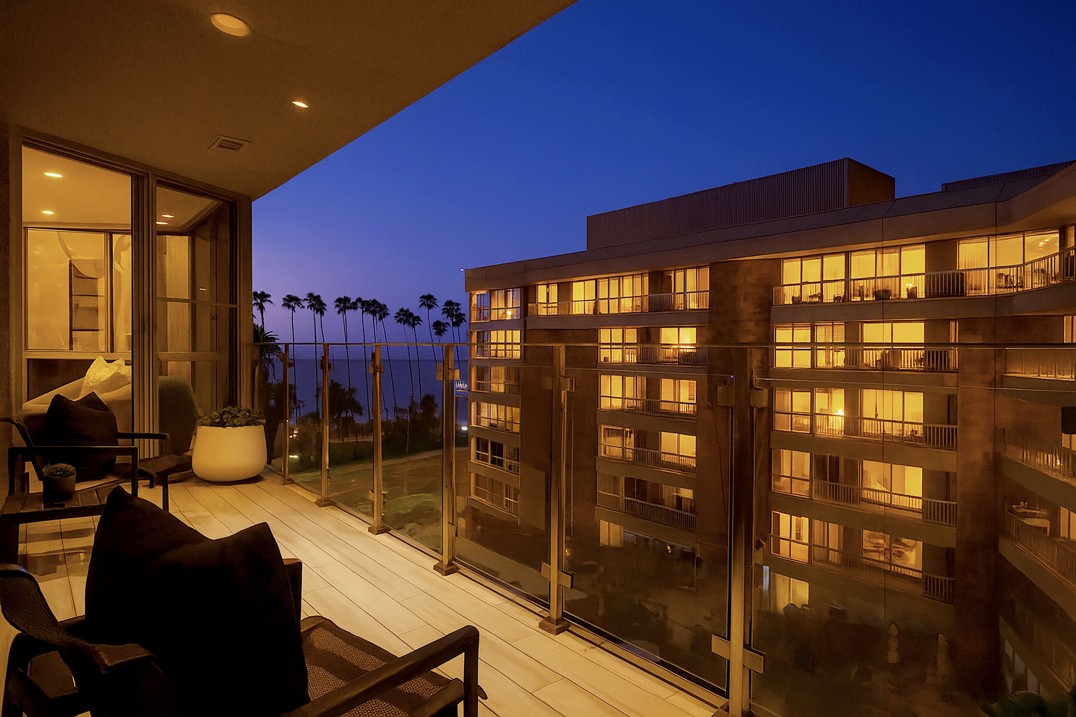  515 Ocean Avenue, 706S - 物件實景