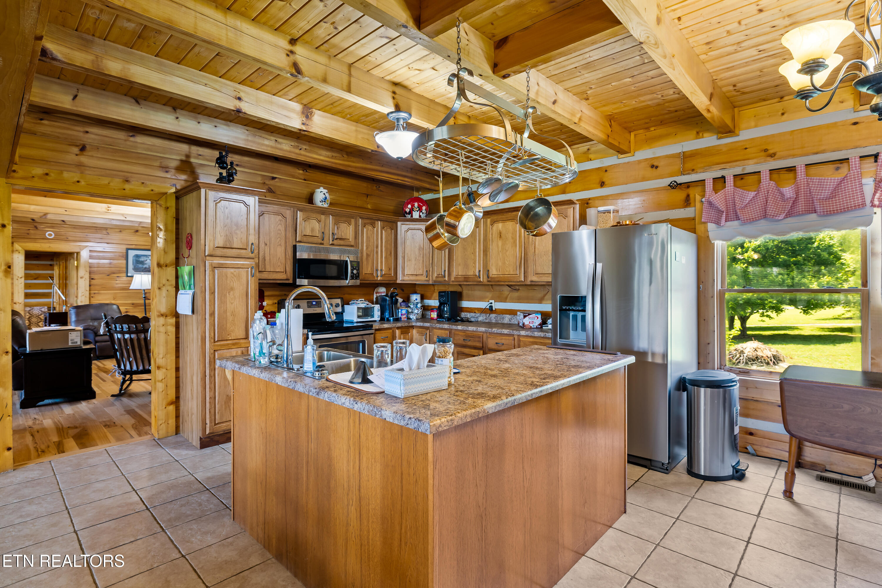 Vonore, Tennessee, 37885, United States, 3 Bedrooms Bedrooms, ,4 BathroomsBathrooms,Residential,For Sale,2048933
