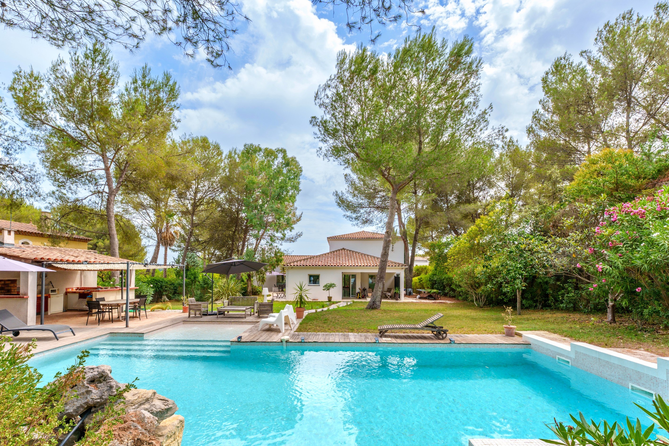  Luxury villa in the heart of a natural and residential setting - 物件實景