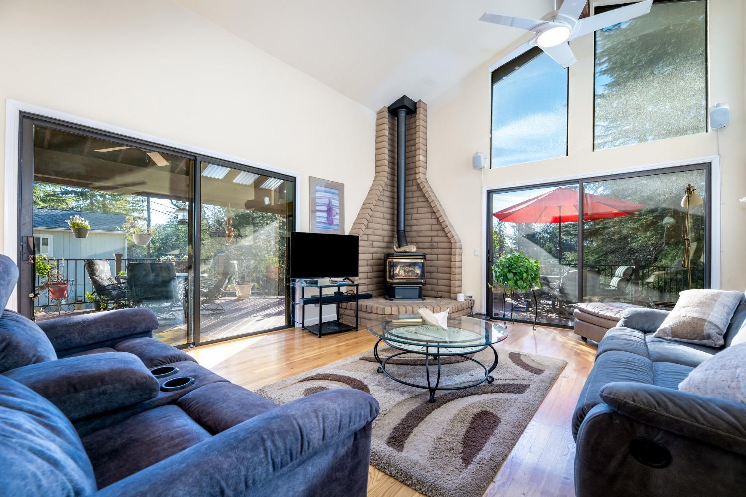Grass Valley, California, 95949, United States, 3 Bedrooms Bedrooms, ,2 BathroomsBathrooms,Residential,For Sale,1761792