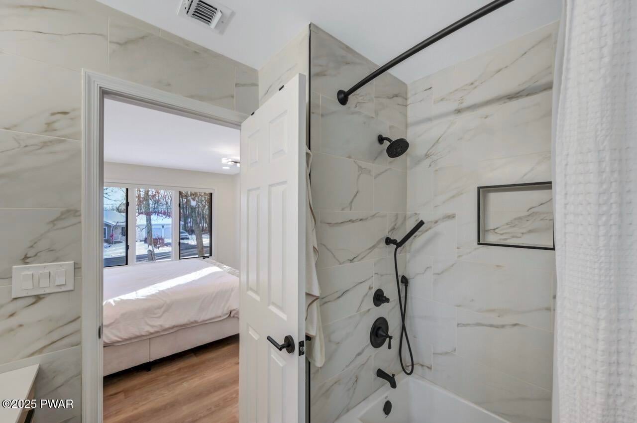 Lords Valley, Pennsylvania, 18428, United States, 6 Bedrooms Bedrooms, ,3 BathroomsBathrooms,Residential,For Sale,2001480