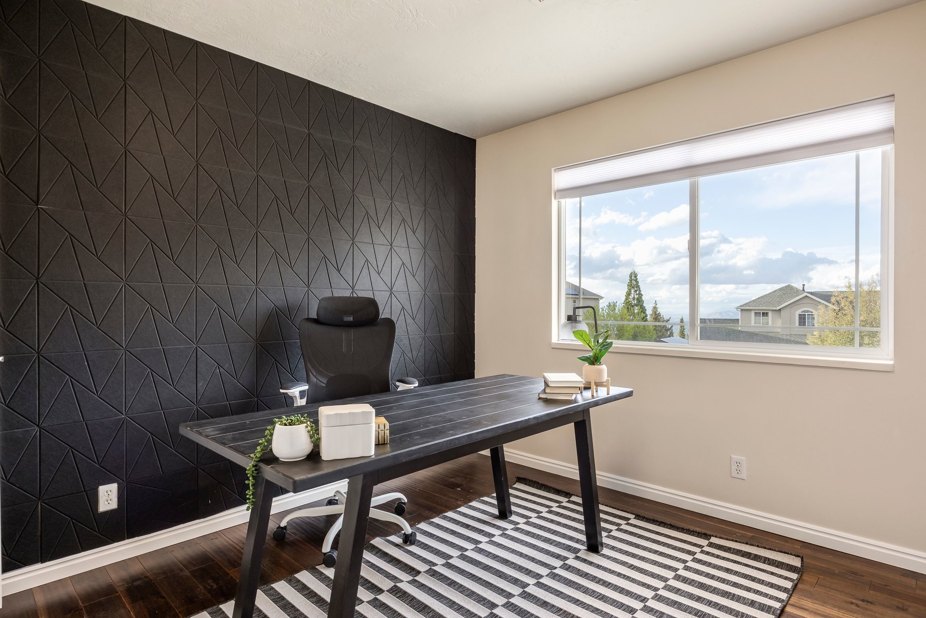  Quiet Cul De Sac & Life Above the City - 物件實景