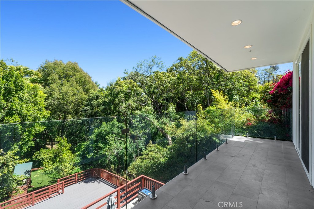 Los Angeles, California, 90046, United States, 3 Bedrooms Bedrooms, ,4 BathroomsBathrooms,Residential,For Sale,1817494
