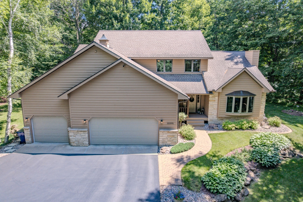 Wausau, Wisconsin, 54401, United States, 4 Bedrooms Bedrooms, ,3 BathroomsBathrooms,Residential,For Sale,1889957