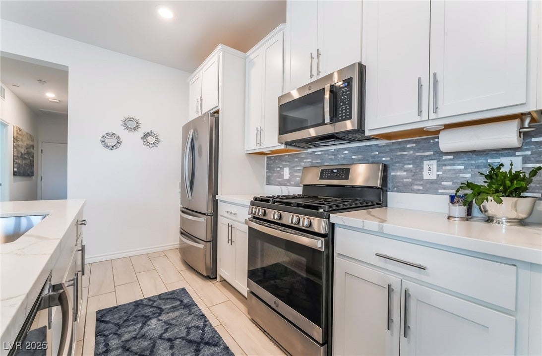 Henderson, Nevada, 89052, United States, 3 Bedrooms Bedrooms, ,2 BathroomsBathrooms,Residential,For Sale,1943155