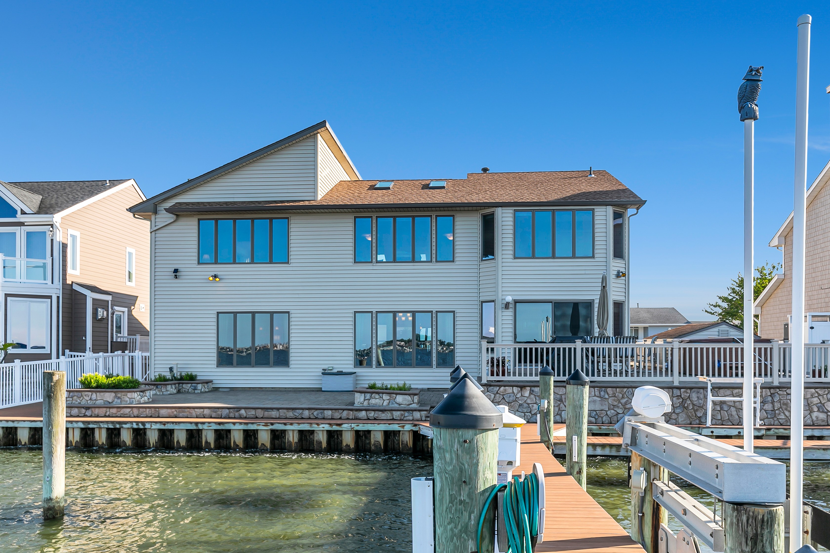  A Rare Bayfront Retreat on Silver Bay - 物件實景