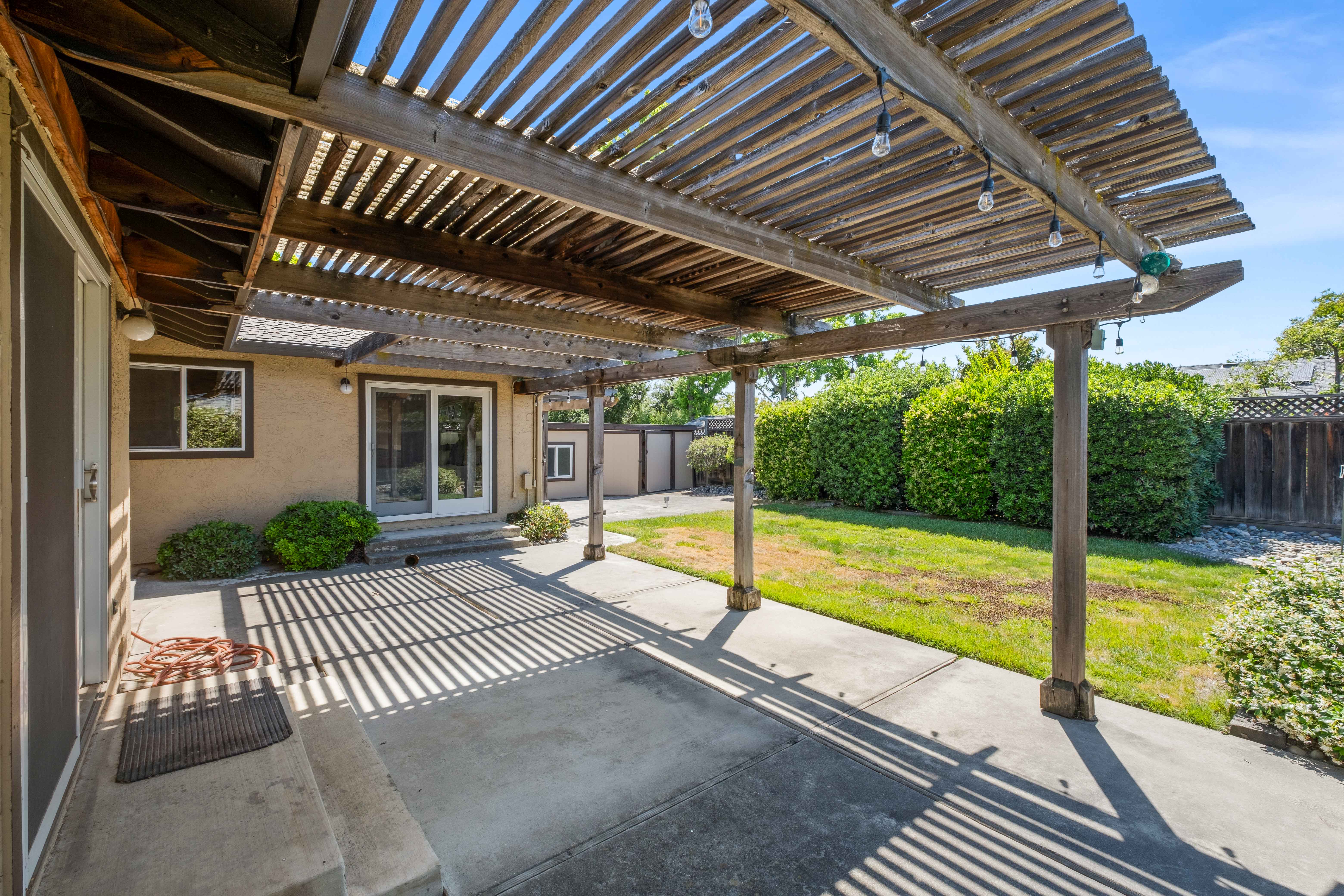  Beautifully Updated Pleasanton Single-Story with Custom Finishes - 物件實景