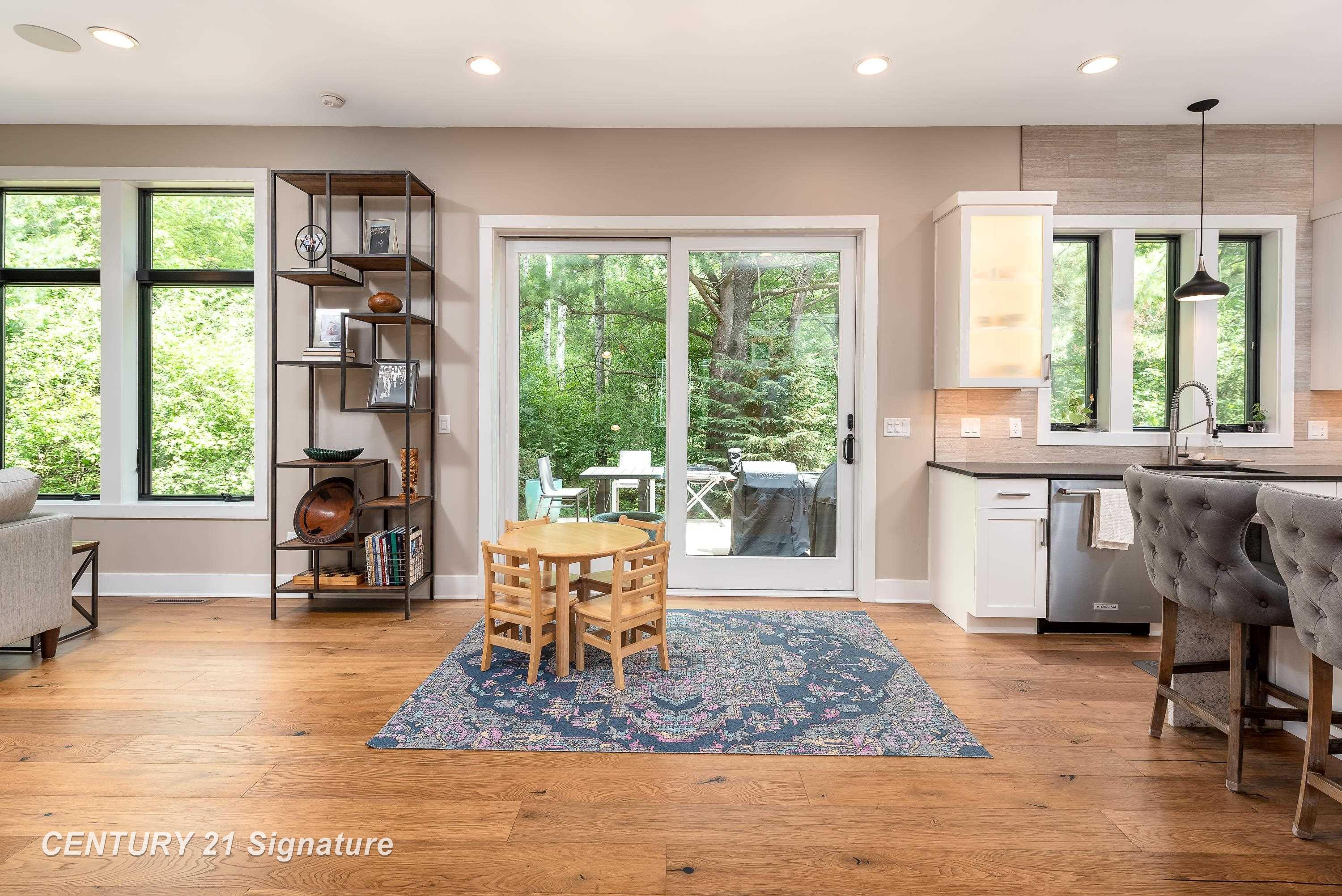 Midland, Michigan, 48642, United States, 4 Bedrooms Bedrooms, ,5 BathroomsBathrooms,Residential,For Sale,1975618