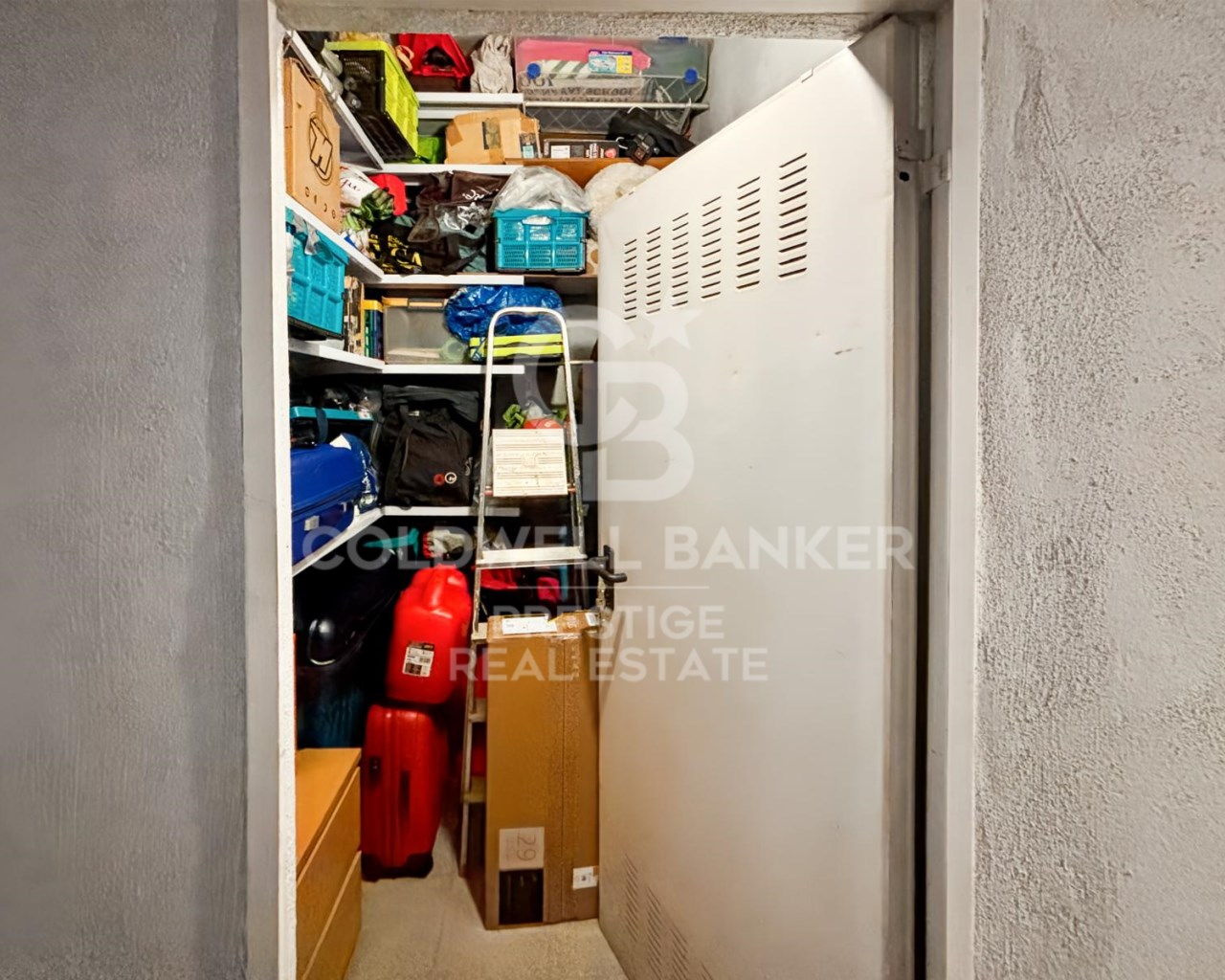 Barcelona, Catalonia, ES, 4 Bedrooms Bedrooms, ,2 BathroomsBathrooms,Residential,For Sale,1759816