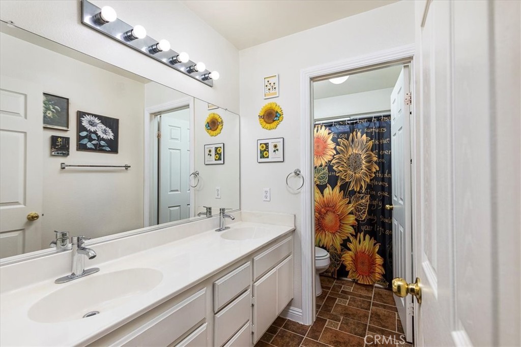 Wildomar, California, 92595, United States, 5 Bedrooms Bedrooms, ,3 BathroomsBathrooms,Residential,For Sale,1996394