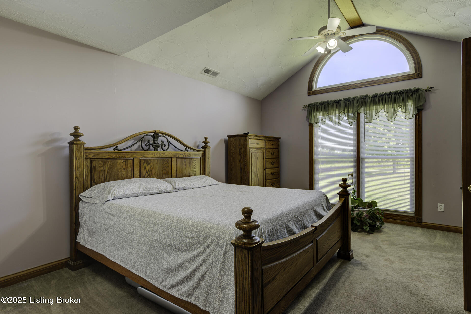 Bloomfield, Kentucky, 40008, United States, 3 Bedrooms Bedrooms, ,3 BathroomsBathrooms,Residential,For Sale,1968876