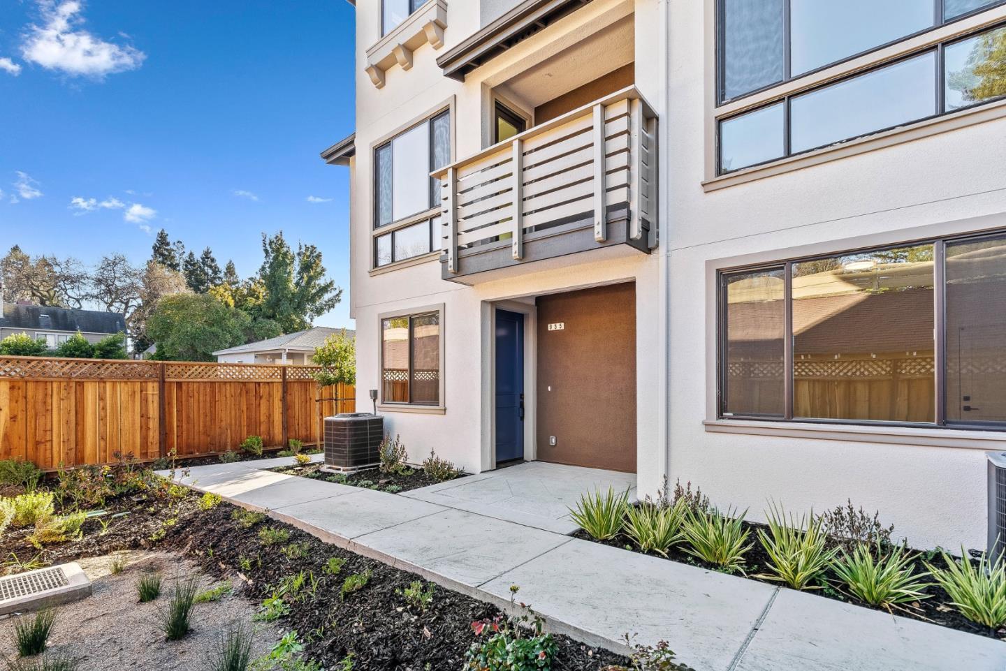 Redwood City, California, 94061, United States, 4 Bedrooms Bedrooms, ,3 BathroomsBathrooms,Residential,For Sale,1988183