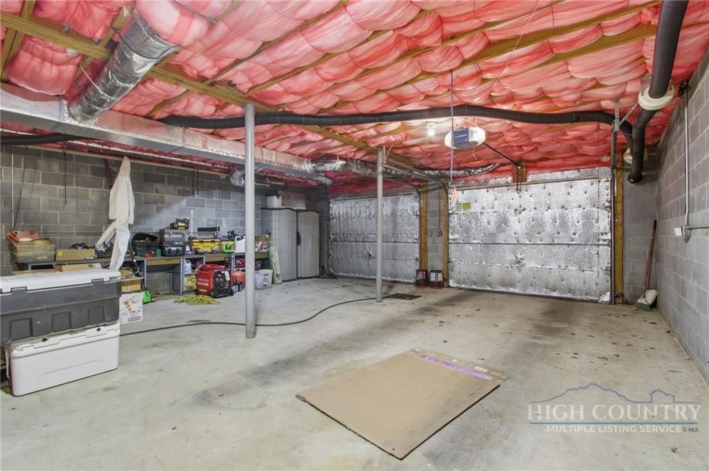 Spruce Pine, North Carolina, 28777, United States, 4 Bedrooms Bedrooms, ,2 BathroomsBathrooms,Residential,For Sale,2045160